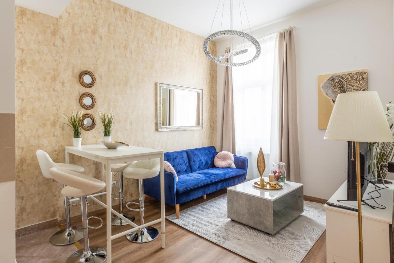 Explore Budapest From A Luxurious Cozy Apartment Екстер'єр фото