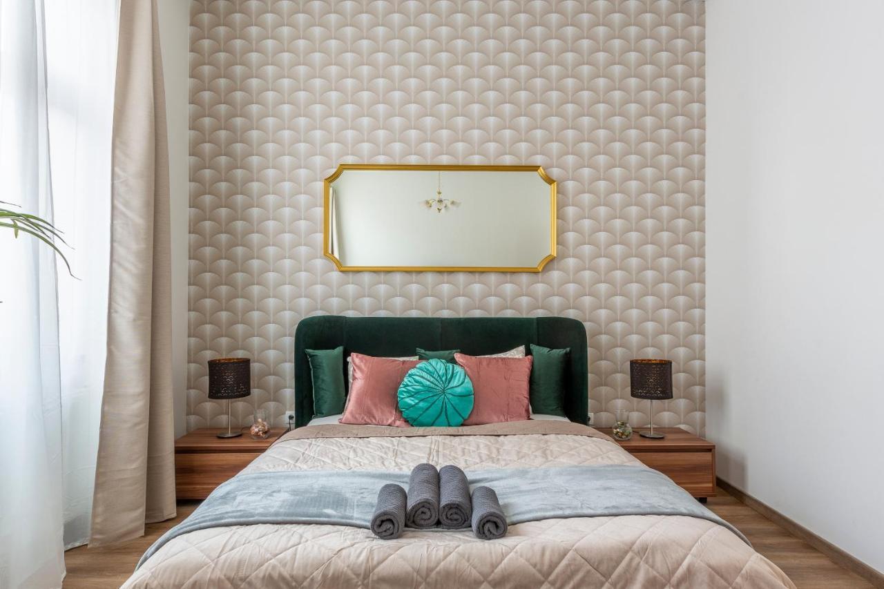 Explore Budapest From A Luxurious Cozy Apartment Екстер'єр фото