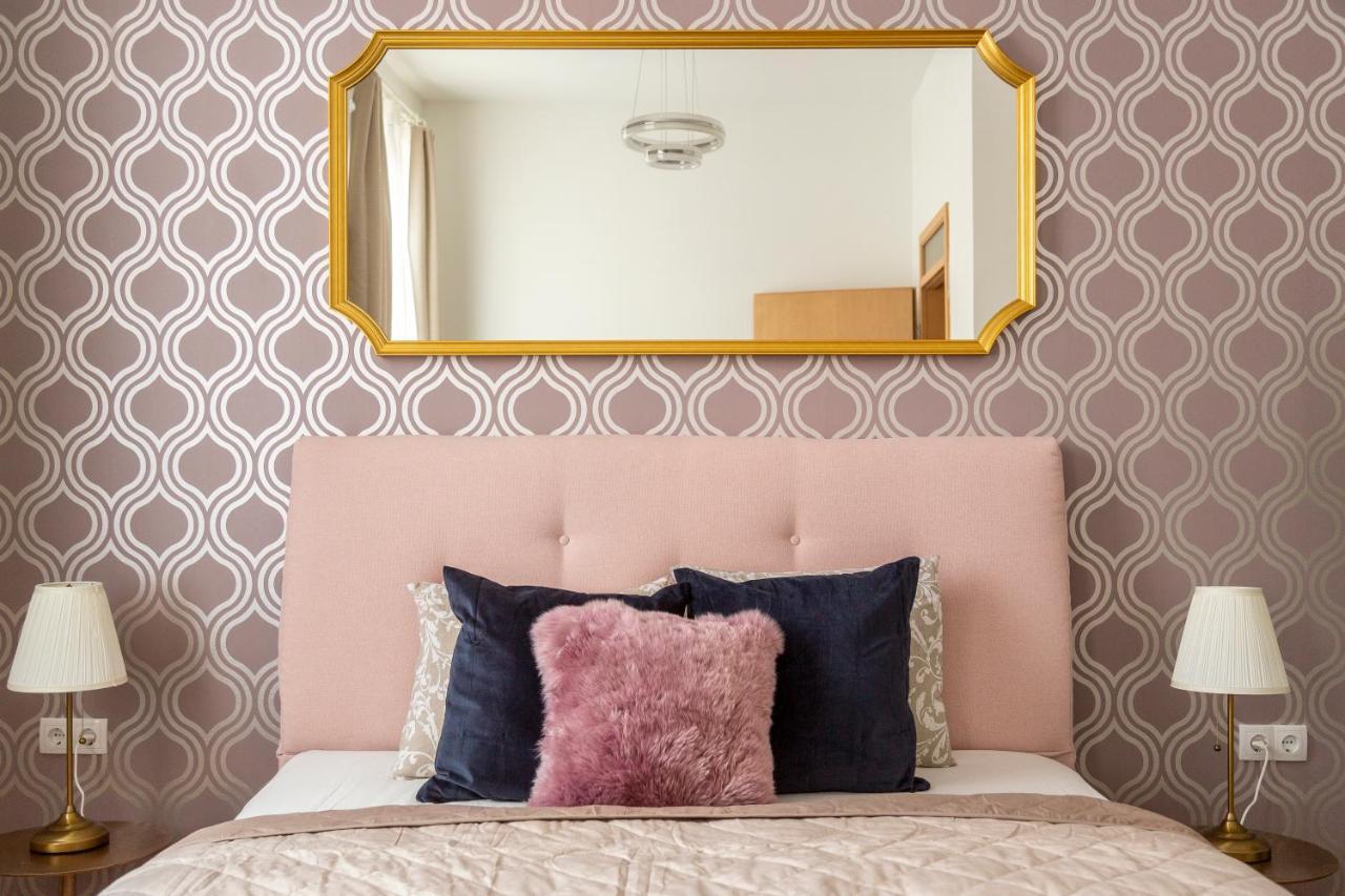 Explore Budapest From A Luxurious Cozy Apartment Екстер'єр фото