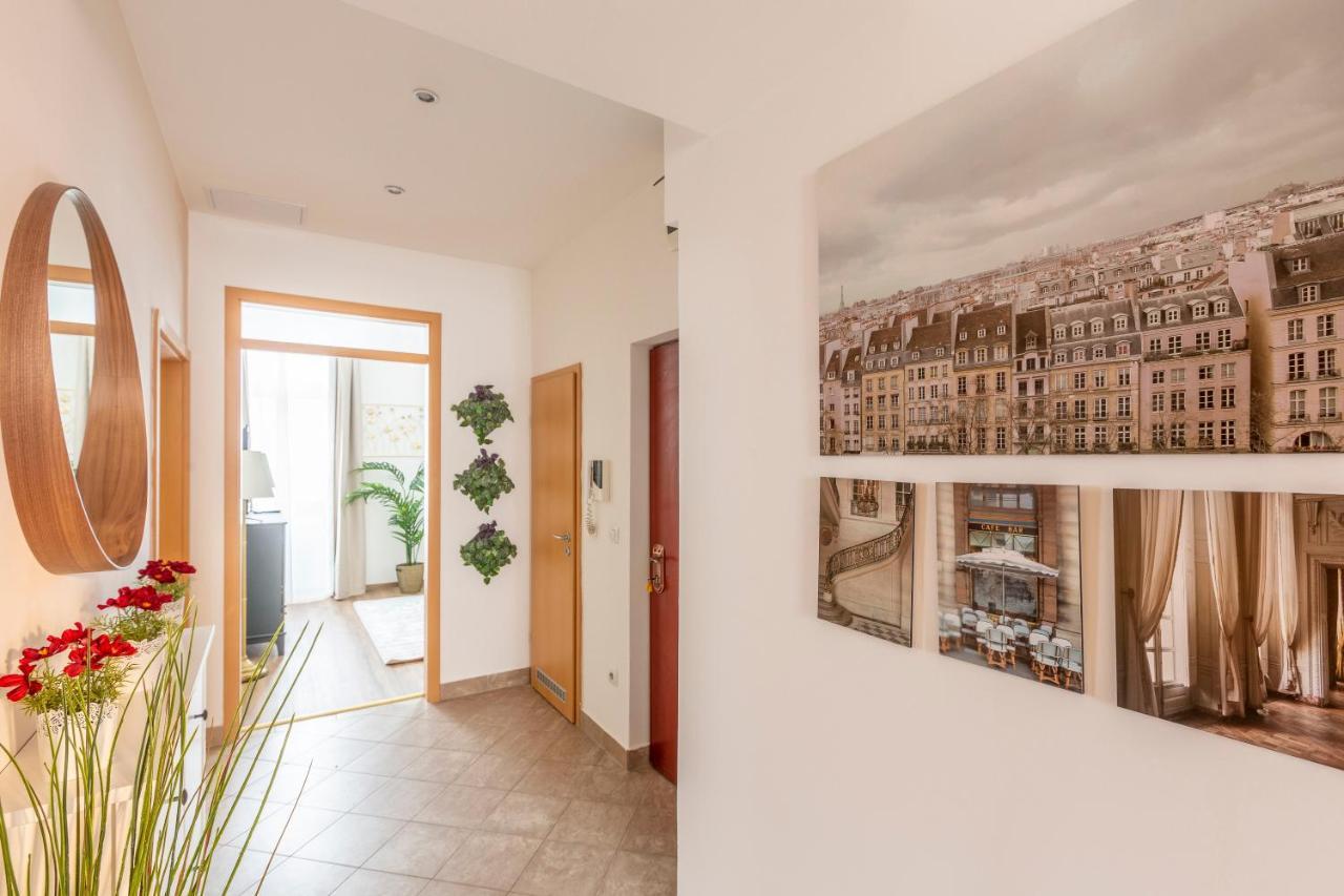 Explore Budapest From A Luxurious Cozy Apartment Екстер'єр фото